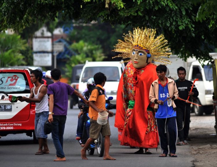 7 Unique Jobs that Only Exist in Indonesia
