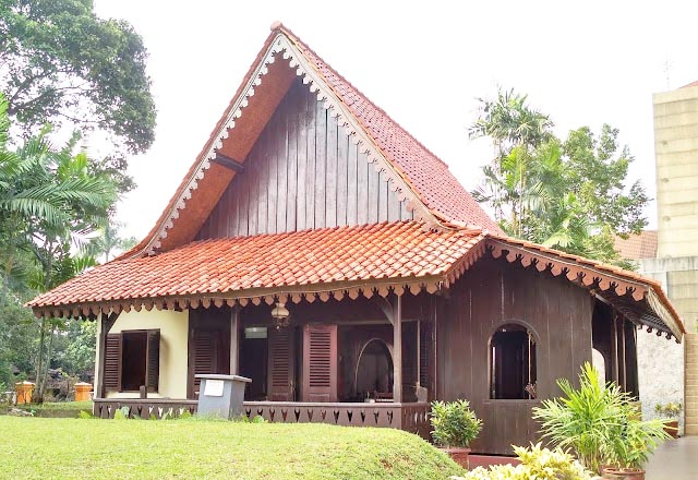 Wonderful Indonesia: what is the Rumah Kebaya?
